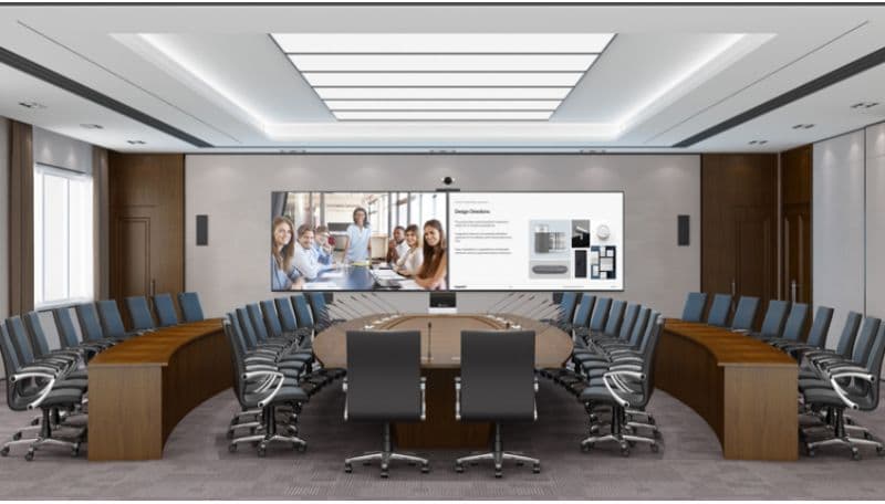 Salle de conseil équipée d’écrans Huawei IdeaHub pour la visioconférence